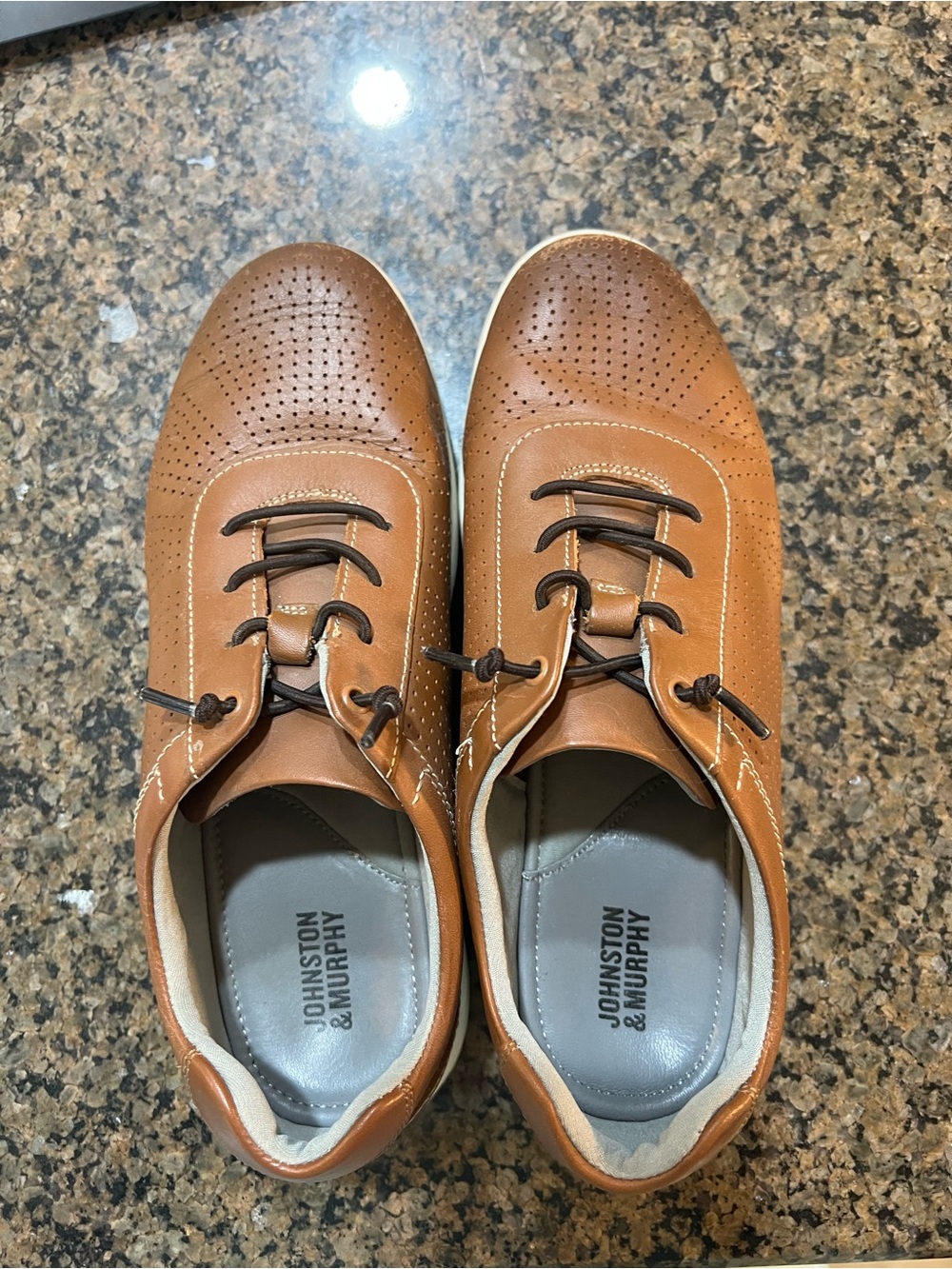 Boys Johnston and Murphy dress shoes size 5.5